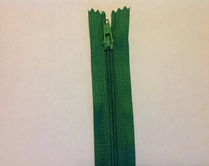 Nylon coil zippers, 30cm (12"), green