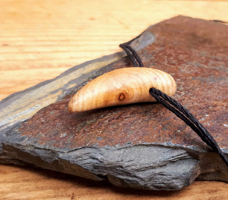 Horn Necklace Surf Necklace Handmade Driftwood Pendant Tribal Necklace Men/'s Tribal Necklace Recycled Necklace Tooth Necklace