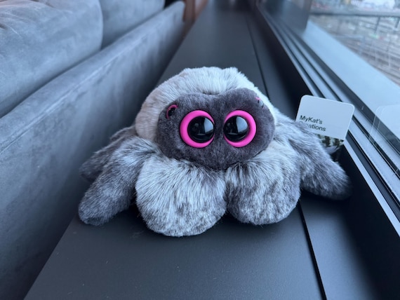 Colette the x-large hand made Jumping Spider