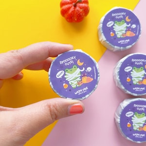 Halloween Washi Tape - Lila mit Kürbissen, Gespenstern und mehr - 1,5cm x 10m - Entzückendes Deko-Bastelband