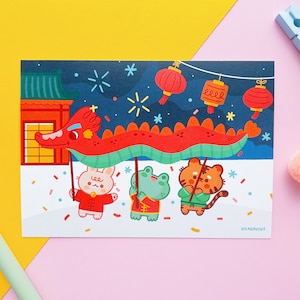 Miniimpresión del Año Nuevo Chino - Bao el tigre, Puddle la rana y el conejito en el desfile festivo del dragón - Acabado mate de 324 g/m²