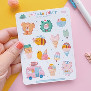 Stickervel "Ice Cream Shop", set van 13 kiss-cut stickers gedrukt op mat vinylpapier, waterdicht, geïllustreerd door Ilariapops.