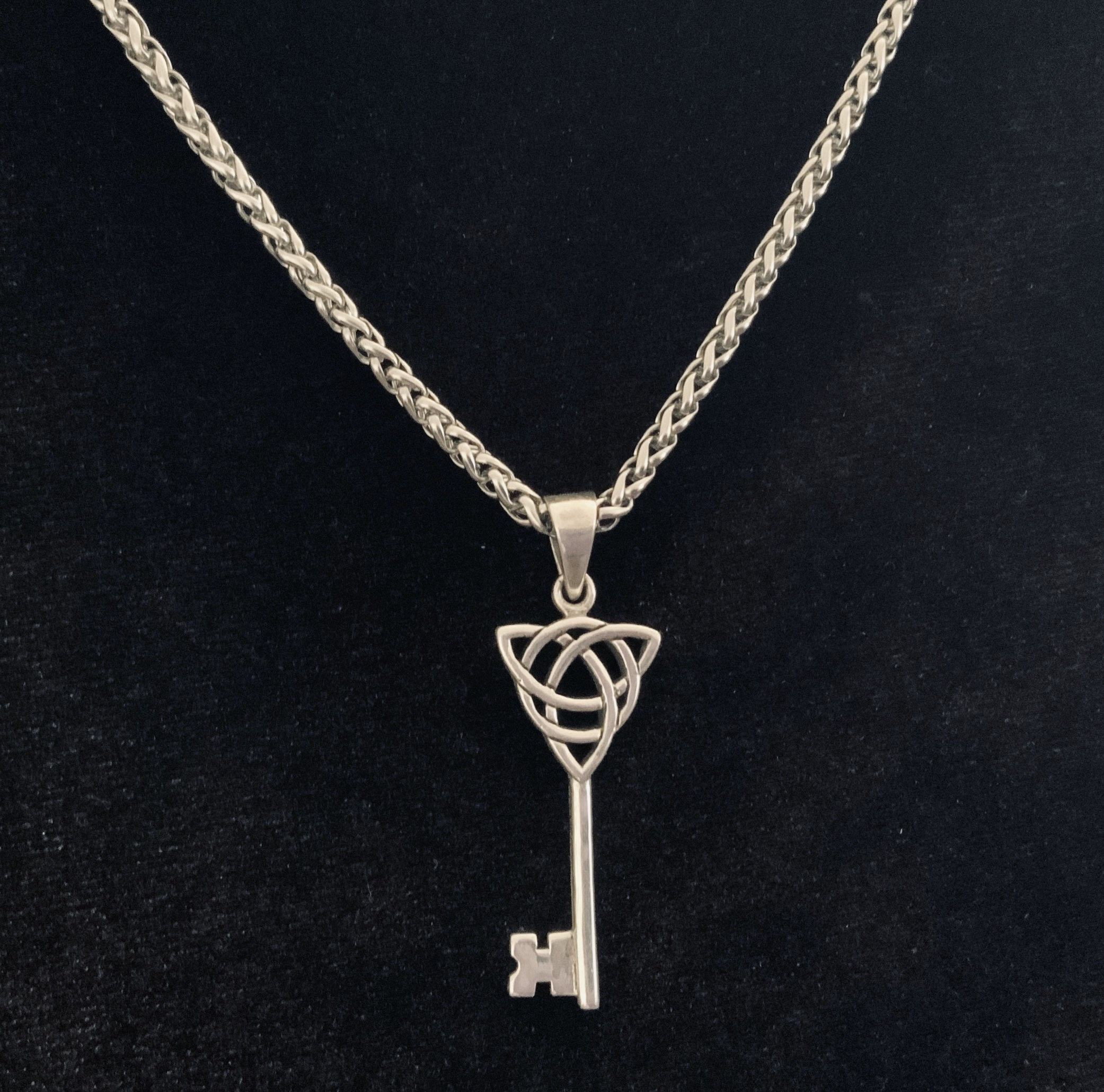 Handcast 925 Sterling Silver Irish Celtic Triquetra Trinity Knot Key ...