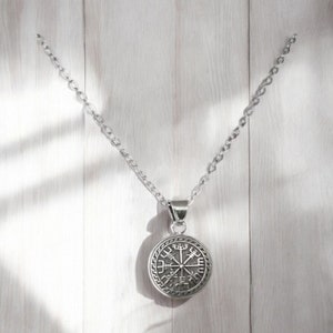 Handcast 925 Sterling Silver Norse Viking Compass Vegvisir Pendant Necklace + Free Chain