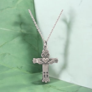 Large Handcast 925 Sterling Silver Irish Celtic Claddagh Claddaugh Cross Pendant + Free Chain
