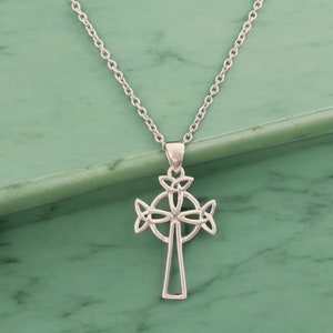 Collier pendentif croix celtique triquetra Trinity en argent sterling 925 coulé à la main + chaîne gratuite