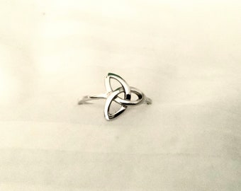 Silvershake White Gold Plated 925 Sterling Silver Celtic Triquetra Trinity Knot Ring - View #7