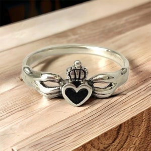 Handcast 925 Sterling Silver Irish Celtic Claddagh Claddaugh Ring set with Black Onyx