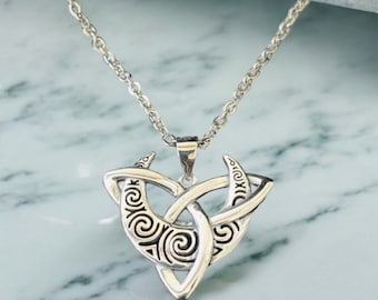 Pendentif Saint Esprit normand Argent et pierre du Rhin Paris