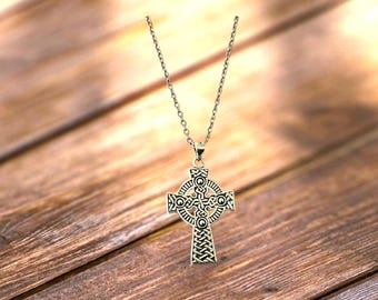 Colgante grande unisex de cruz celta irlandesa de plata de ley 925 fundida a mano + collar de cadena gratis