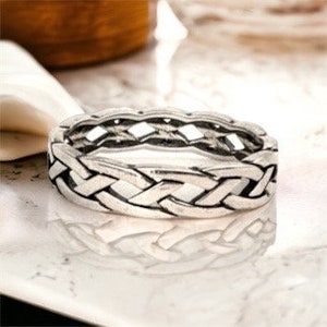 Handcast 925 Sterling Silver Irish Celtic Weave of Eternity Band Ring