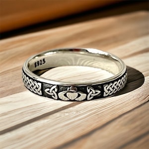 Handcast 925 Sterling Silver Irish Celtic Claddagh Claddaugh Ring Band