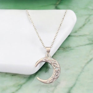 Handcast 925 Sterling Silver Irish Celtic Crescent Moon Pendant + Free Chain Necklace