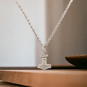 Handcast 925 Sterling Silver Norse Viking Thor&#39;s Thors Hammer Mjolnir Pendant + Free Chain