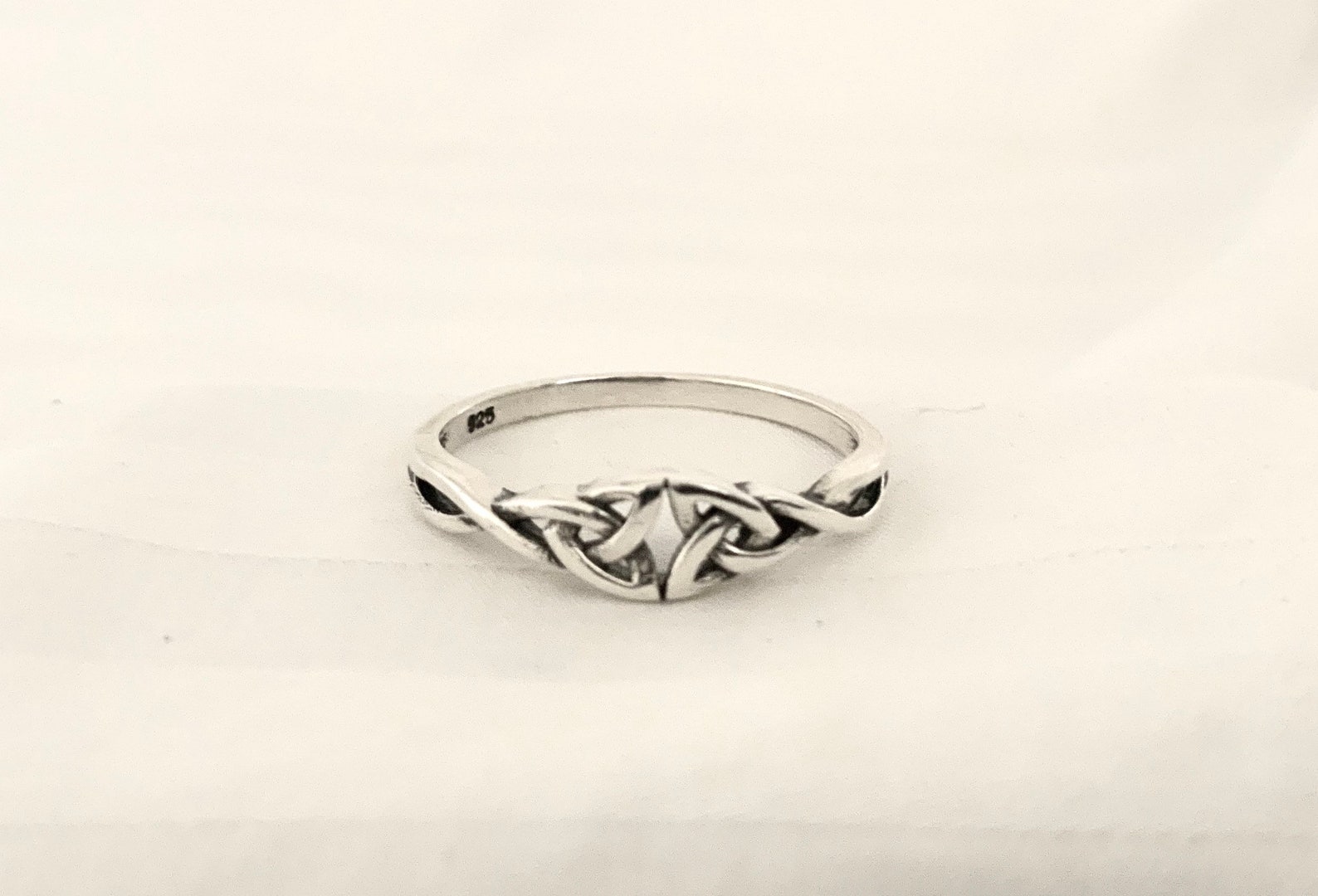 Handcast 925 Sterling Silver Irish Celtic Filigree Trinity Triquetra ...