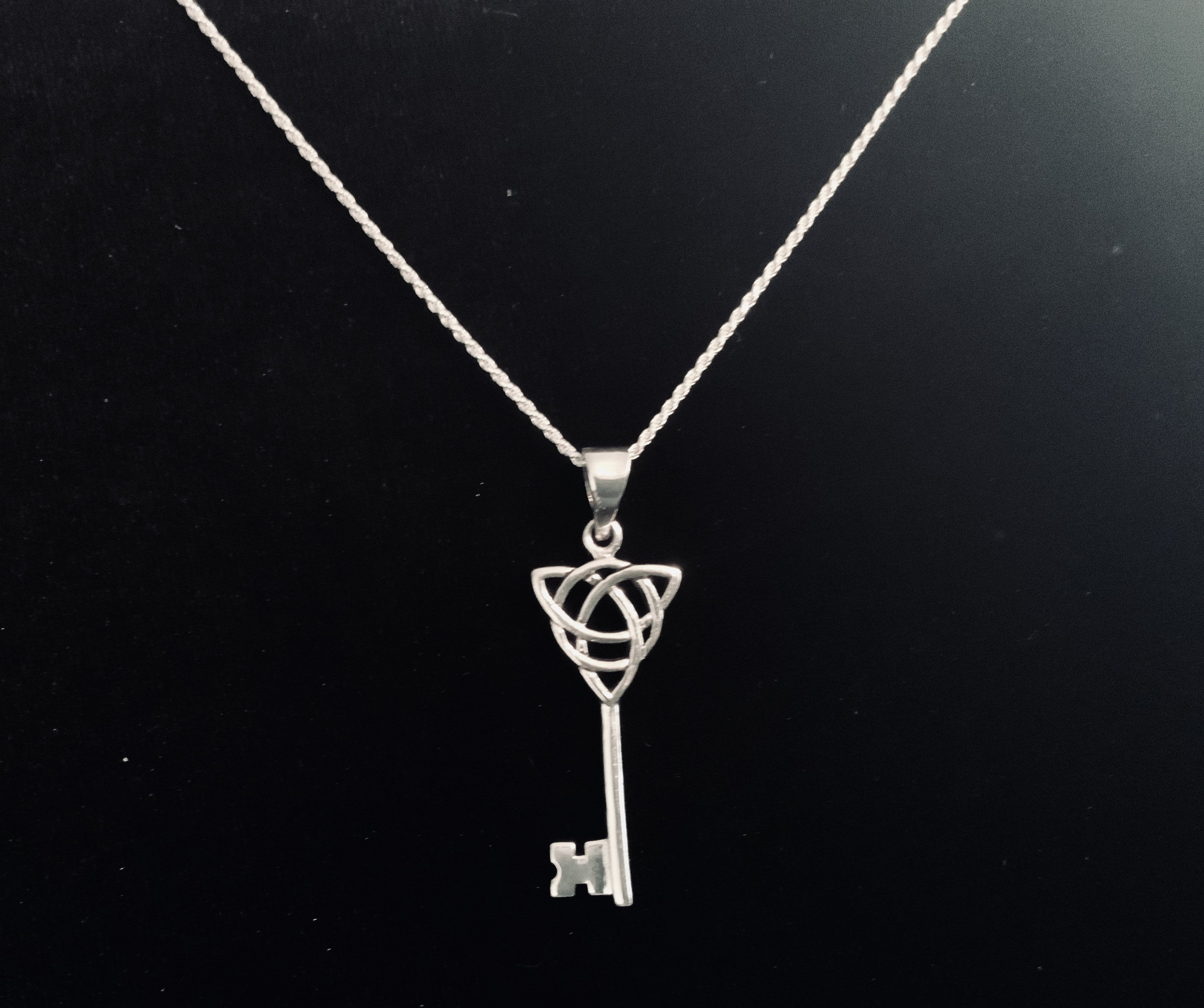 Handcast 925 Sterling Silver Irish Celtic Triquetra Trinity Knot Key ...