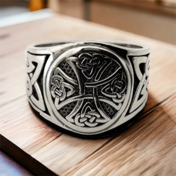 Handcast 925 Sterling Silver Unisex Irish Celtic Cross Knot Band Ring