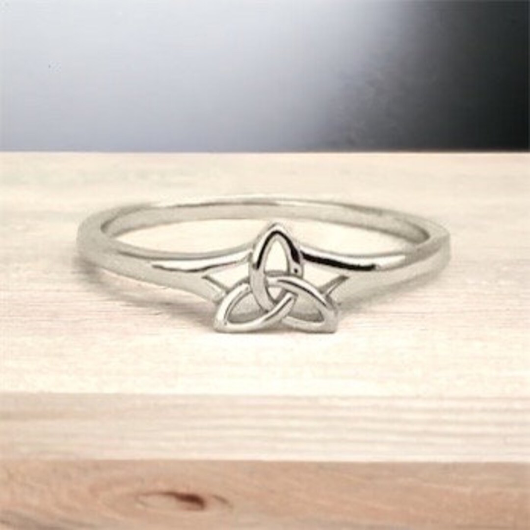 Handcast Dainty 925 Sterling Silver Irish Celtic Trinity Triquetra Knot ...