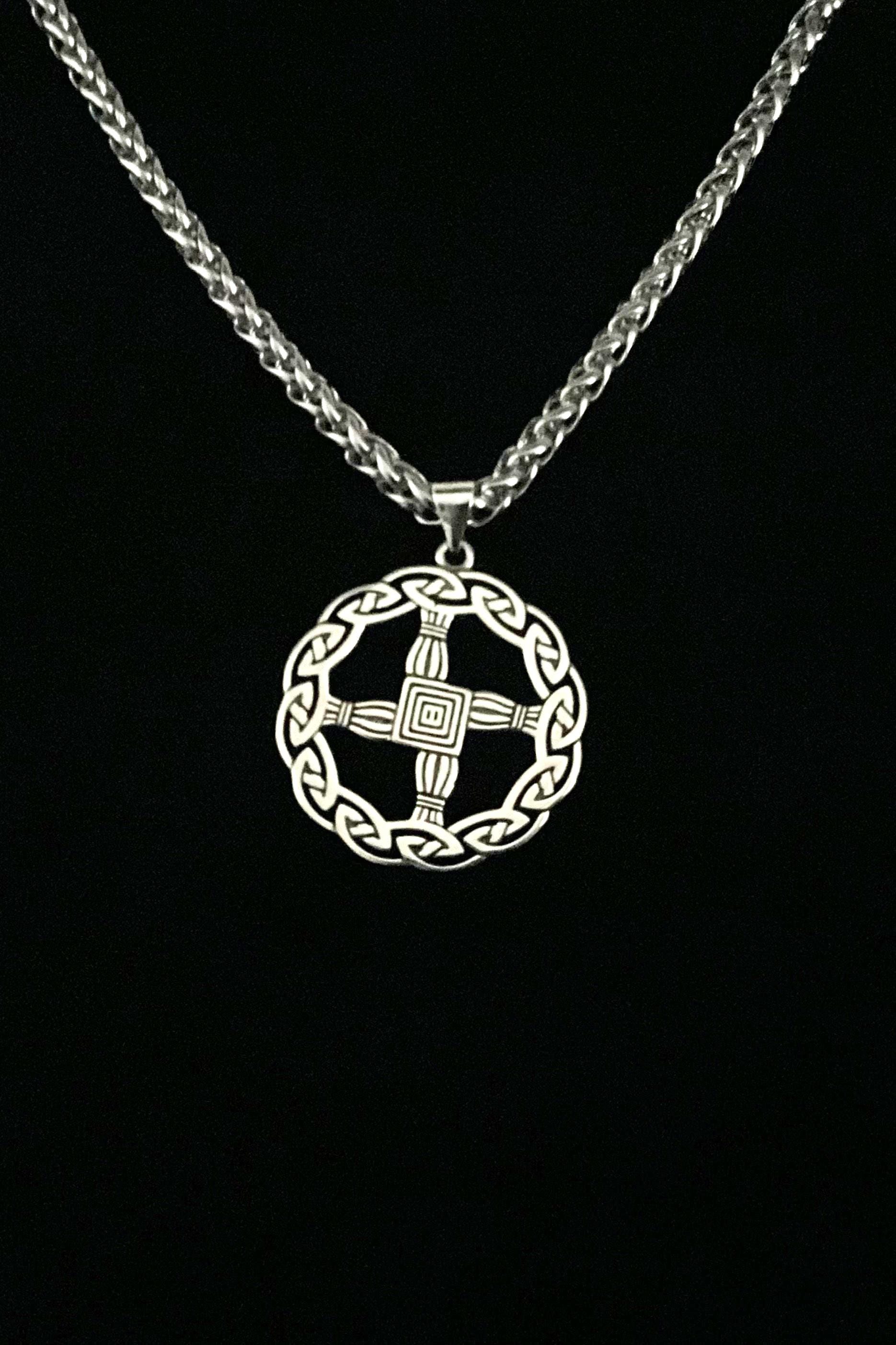 YFN Collana con croce celtica in argento sterling 925, ciondolo celtico Claddagh, conchiglia di abalone, croce, idea regalo per uomo e donna, Argento sterling