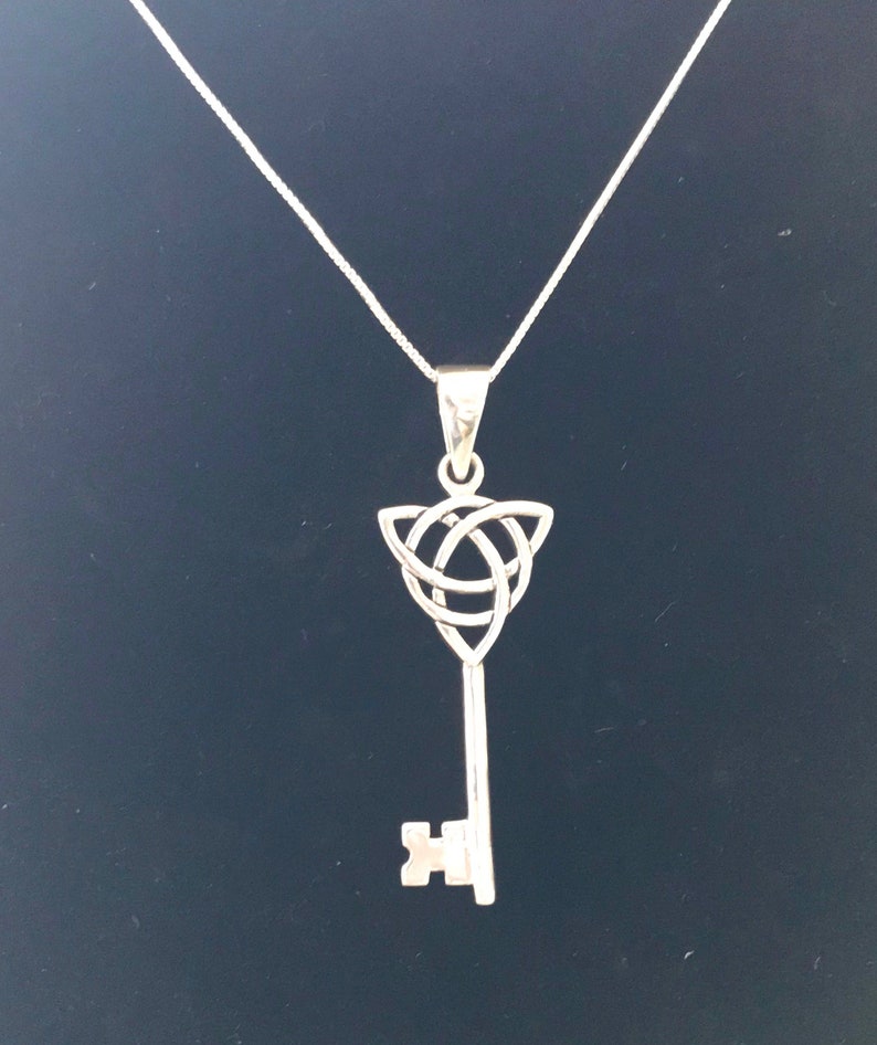 Handcast 925 Sterling Silver Irish Celtic Triquetra Trinity Knot Key ...