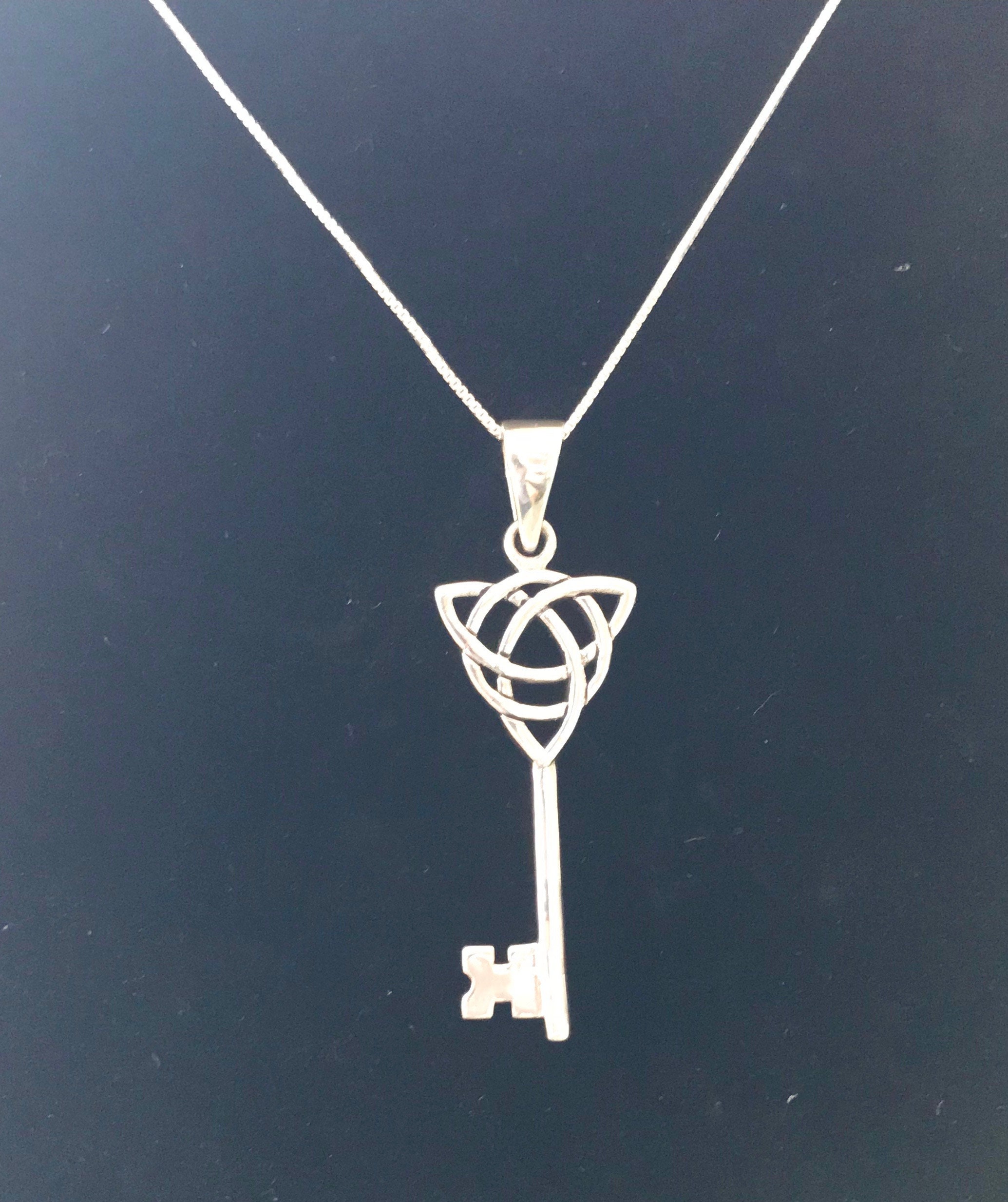 Handcast 925 Sterling Silver Irish Celtic Triquetra Trinity Knot Key ...
