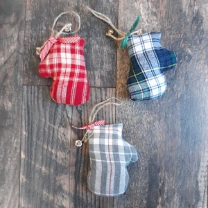 Plaid flannel Christmas tree ornaments, primitive Christmas Bowl fillers, Mitten Christmas ornaments, Farmhouse Christmas decor
