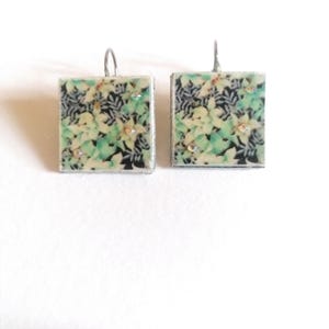 Collezione "I fiori del lago" - "I geometrici" - Orecchini quadrati con fiori crema