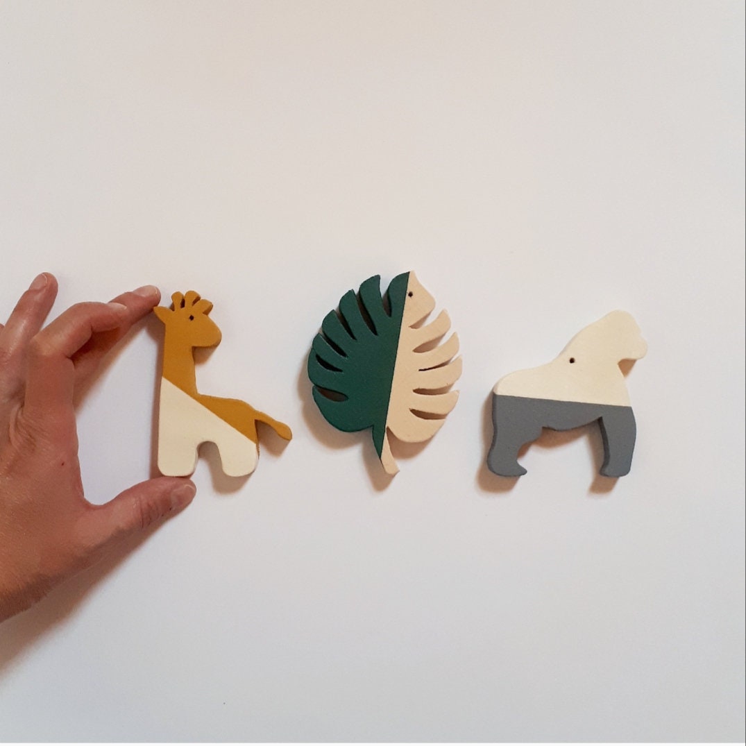 Petits Sujets en Bois à Suspendre