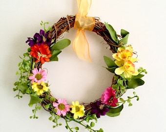 Spring Summer Floral Wreath / 8 x 8 inch Rattan Wreath / Faux Flower Wreath / Housewarming Gift / Easter Gift