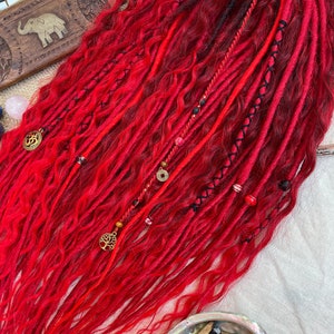 synthetic dreadlocks, Shanty set, Red ombre with dark roots, raspberry tint dreads extensions with accessories, bohostyle, festival style