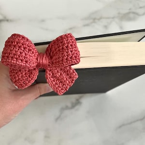 Crochet Pink Bow Bookmark, Cute Girly Bookmark, Book Lover Accessories, Coquette Bow, Romance Fantasy Bookmark, Handmade Journal Bookmark