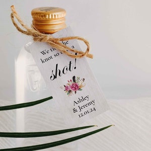BEWERKBARE PDF, Boho We hebben de knoop doorgehakt dus neem een schot, Wedding Favor Tag, Mini Spirit Bottle Tag, Boho, Alcohol Cadeau voor gasten, Gunst, BR1