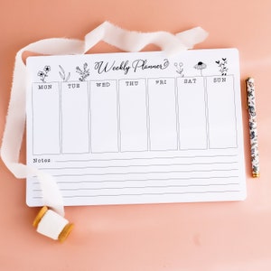 Modern Weekly Desk Planner, Weekly Planning Desk Pad, Things to Do Notepad, Undated Diary, To Do ListNotepads, Office Stationery, Minimal