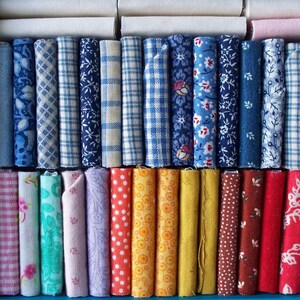 Details about   Dollhouse Miniature 50-4" small print fabric squares for making fabric bolts