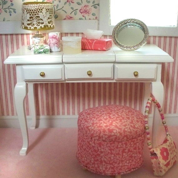 table top doll house