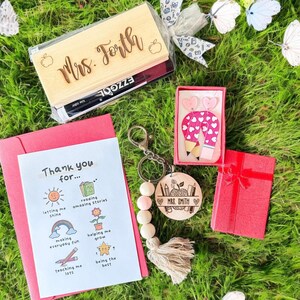 Conjunto de presentes personalizados para a semana de agradecimento aos professores, cesta de presentes com apagador a seco gravado, chaveiro, joias, cartão para alunos e professores, presente para educadores
