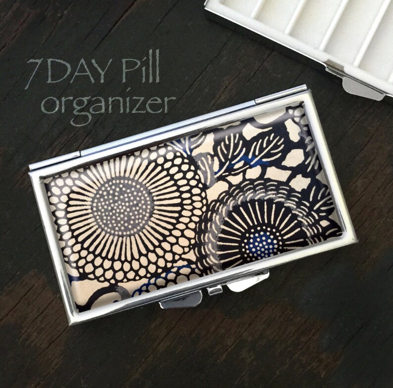 7 Day SMALL Pill Box Metal Pill Case Weekly Pill Organizer Etsy