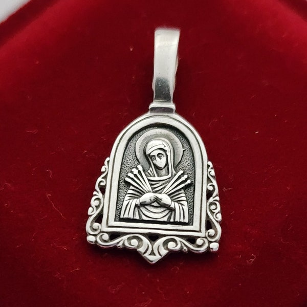 Pendentif orthodoxe. Mère de Dieu, sept flèches, semistrelnaya. Argent sterling 925