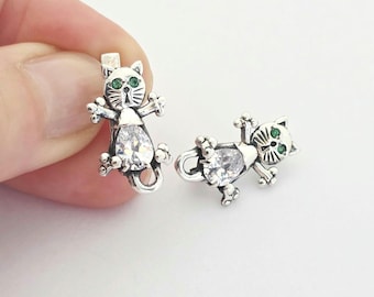 Brincos Vintage em Prata de Lei com Zircônia Cúbica Verde e Branca, Prata 925 Oxidada, Joia Animal, Presente para Amantes de Gatos