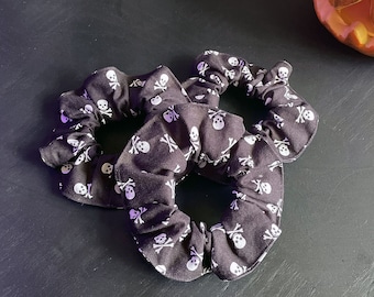 Skull and Crossbones Scrunchie,