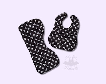 Skull and Crossbones baby bib set, Spooky Cute halloween baby gifts, punk rock baby, gothic baby shower gifts