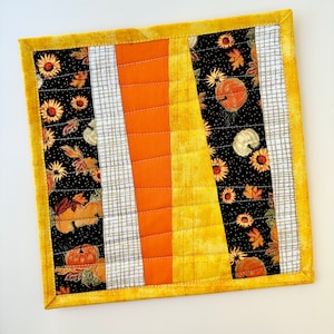 Pot Holder, Hot Pad, Housewarming Gift, 10&quot; x 10&quot;-- Pumpkins