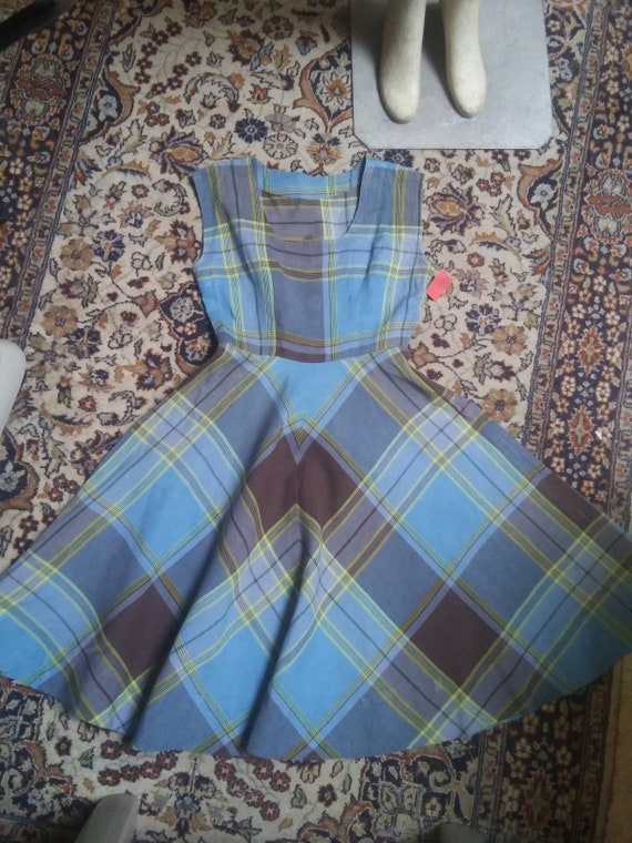 Charming Plaid Colorway! A Pinafore of the 1940s
