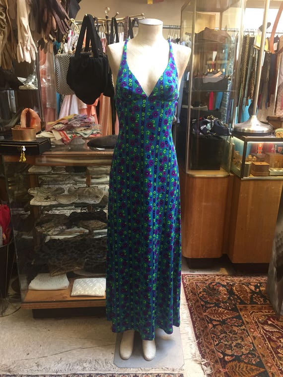 Wonderful colors: a floral fun summer's maxi dress