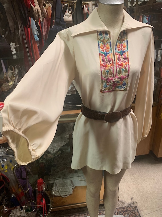 Glorious 1970s peasant blouse with balloon sleeves