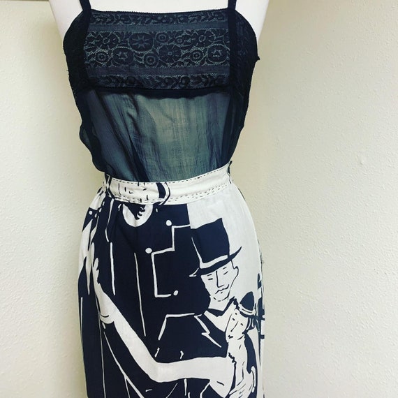 Fantastic novelty print skirt - artistically rende
