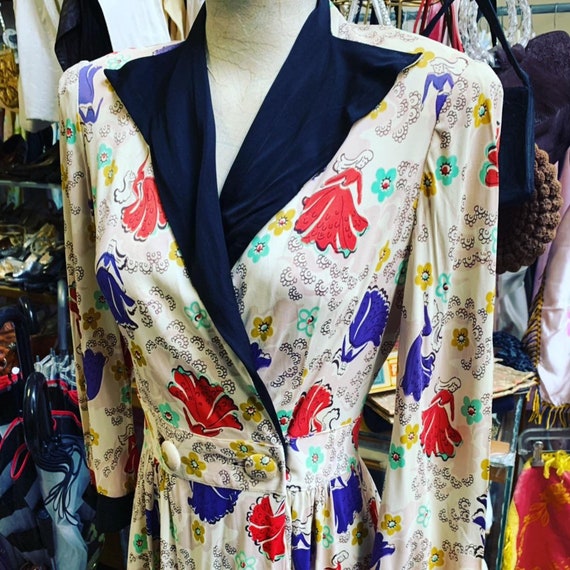 Wonderful novelty print1940s rayon Jersey dress!