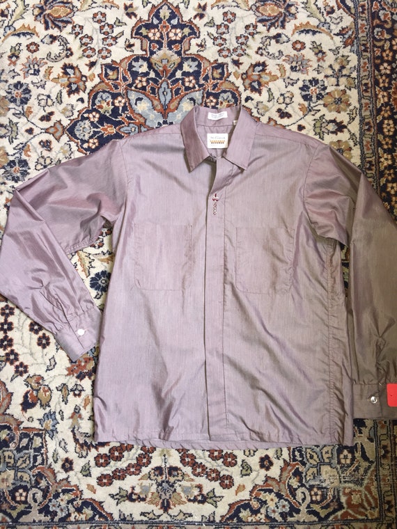 Lovely gray / lavender iridescent button-up shirt… - image 4