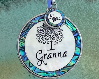 Granna Necklace, Mother of pearl & Abalone Shell