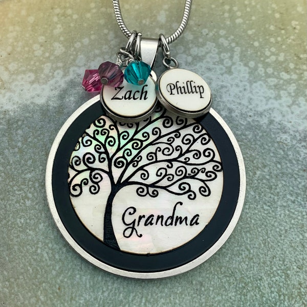 Grandma Necklace, Gift for Grandma, Grandmother Necklace, Grandma Necklace Personalized, Grandma Necklace Mothers day, Mother of Pearl Shell
